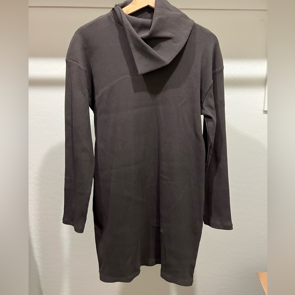 ZARA ASYMMETRIC COLLAR DRESS
TAUPE GRAY SMALL